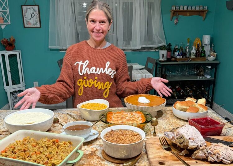 I attempted to make Aldi’s $40 Thanksgiving dinner for 10 people. It was surprisingly easy and delicious.