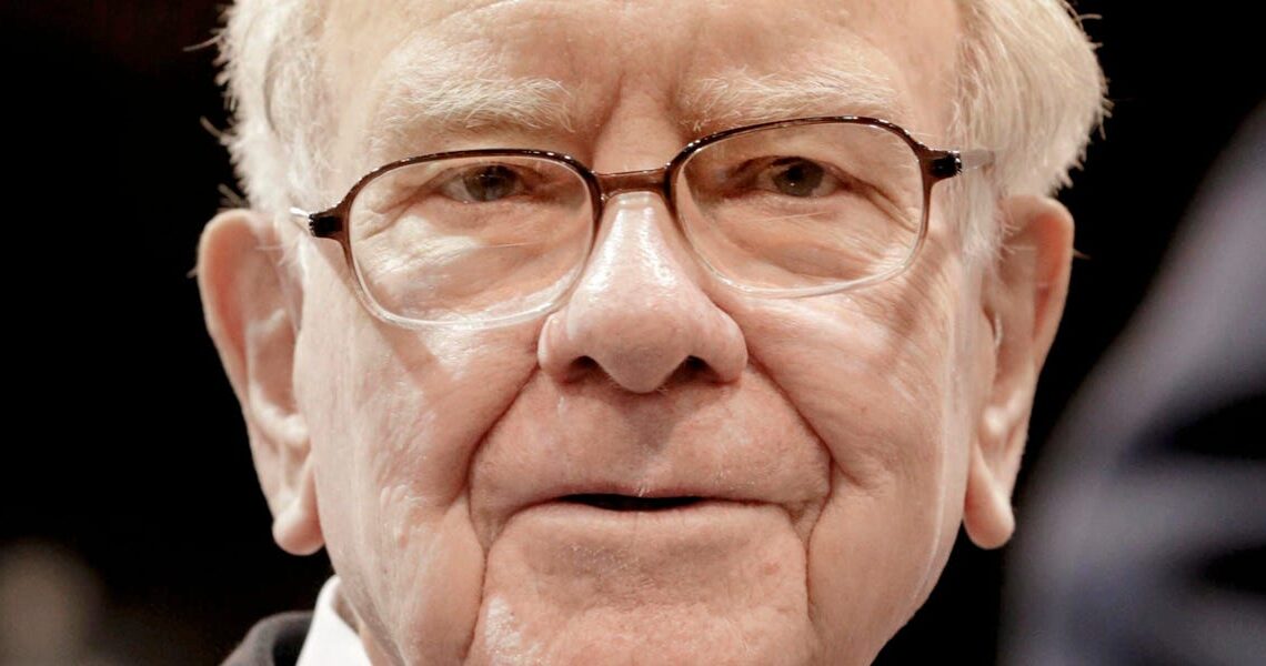 Warren Buffett says he’ll keep writing a yearly letter &mdash; and hold on to a big chunk of his Berkshire stock