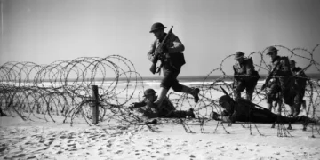 25 vintage photos show how military life and technology has evolved