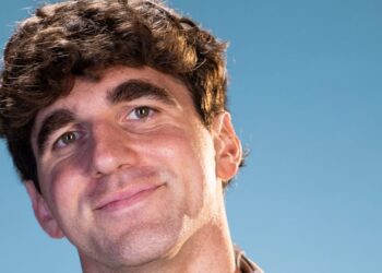 I quit my job at Microsoft to pursue comedy. Pursuing my passion wasn’t always glamorous &mdash; but here’s how I did it.