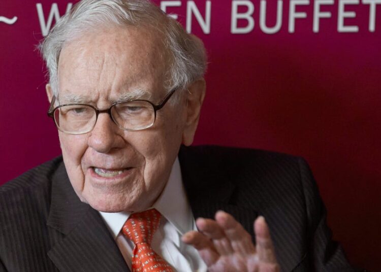 Warren Buffett shares his biggest leadership lessons after decades at the top