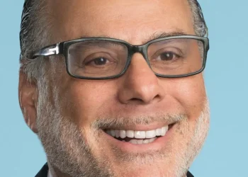 Jeff Bezos’ dad hired a CEO to run his fortune. Here’s why the superrich are poaching Wall Street bankers to manage theirs.