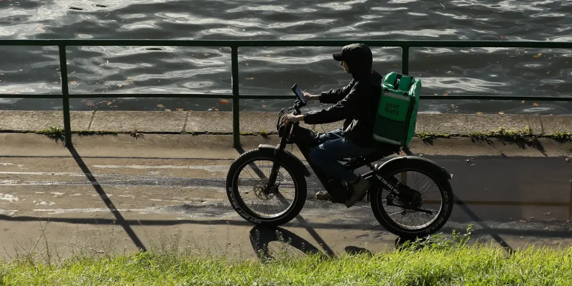 Uber and DoorDash now disclose when algorithms set prices. There’s still one big question.