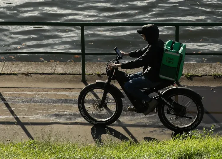 Uber and DoorDash now disclose when algorithms set prices. There’s still one big question.