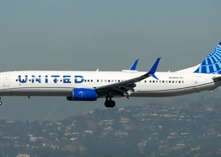 Passengers sued United over its windowless window seats. Now the airline wants the suit thrown out.