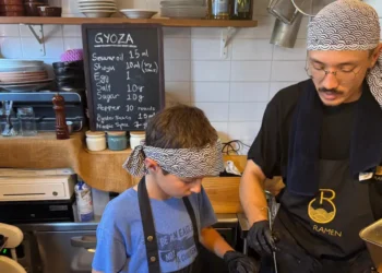 I put an end to cheap souvenirs. Now when I travel with my kids, I make sure we always do this memorable activity.