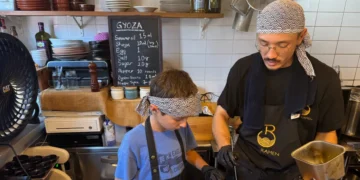 I put an end to cheap souvenirs. Now when I travel with my kids, I make sure we always do this memorable activity.