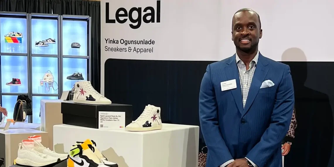 A six-figure eBay seller who started his side hustle with $0 explains how he sources profitable products