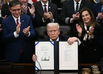 Here’s when federal workers are expected to start receiving back pay