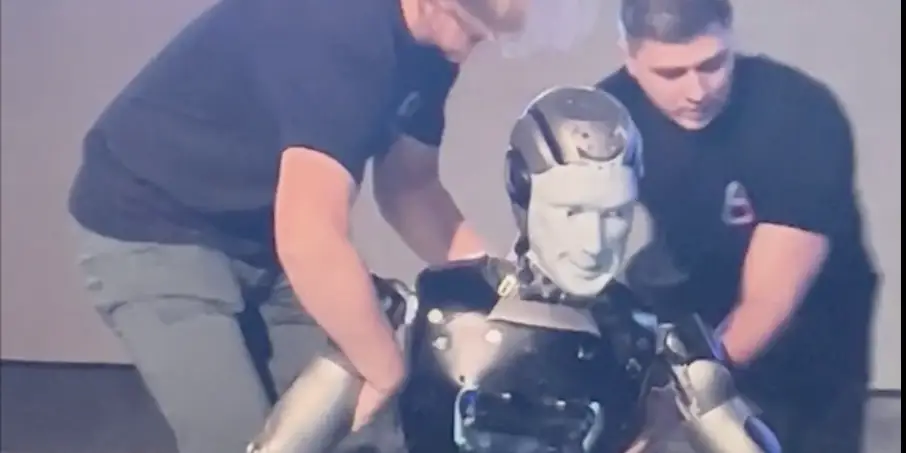 One of Russia’s first humanoid robots face-planted during its public debut