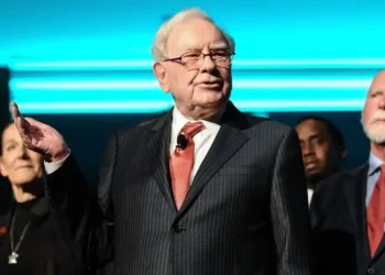 ‘A promise to go on giving’: What 9 of Warren Buffett’s closest followers told us about his final letter as CEO