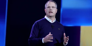 Why Walmart’s retiring CEO swears by collecting shopping carts