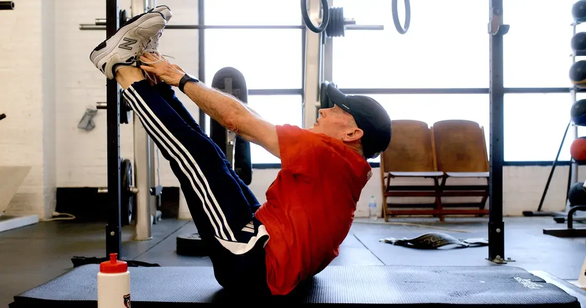 79-year-old competitive powerlifter shares his 15-minute core morning workout routine for fitness and longevity