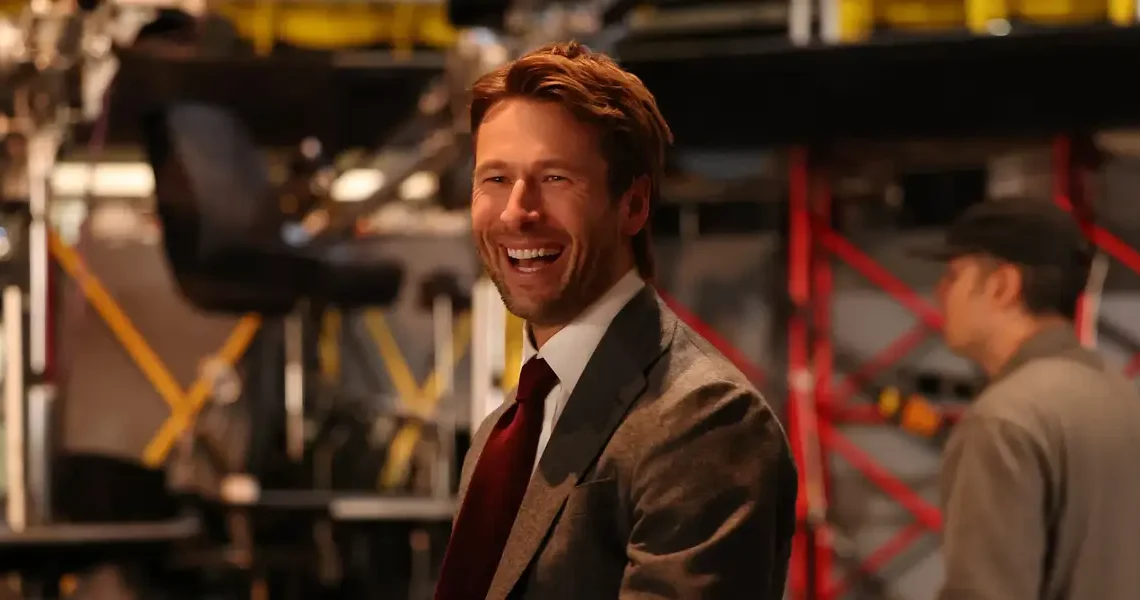 Glen Powell invited a special guest to his ‘SNL’ hosting debut: his UPS driver