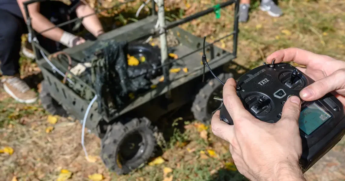 Ukrainian drone teams overcame dense fog by using ground robots to spot Russia’s advances, brigade says