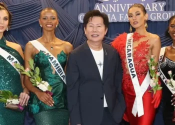 The Miss Universe director who yelled at Miss Mexico has a history of shaming beauty queens