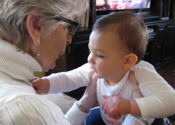 I was a single mother at 26 years old. Daily lunches with my grandmother helped me feel less alone.