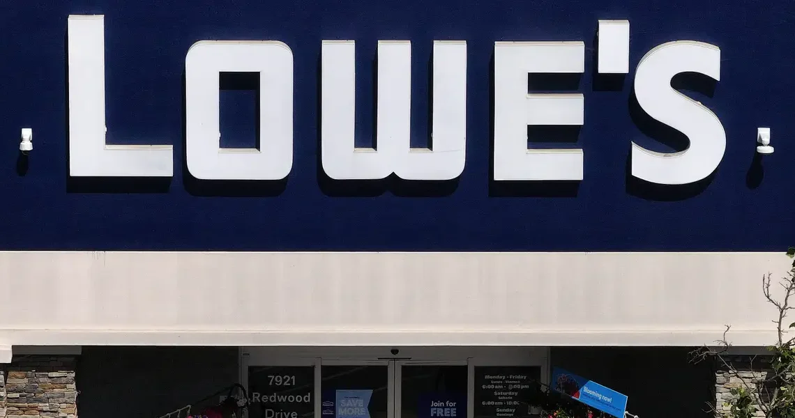 Lowe’s says shoppers are sticking to small projects as the home-renovation slump drags on