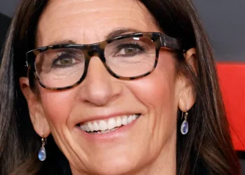 ‘Layers are dumb’: Bobbi Brown doesn’t believe in hiring too many consultants