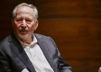 Former Treasury Secretary Larry Summers is leaving his teaching role at Harvard after Epstein emails