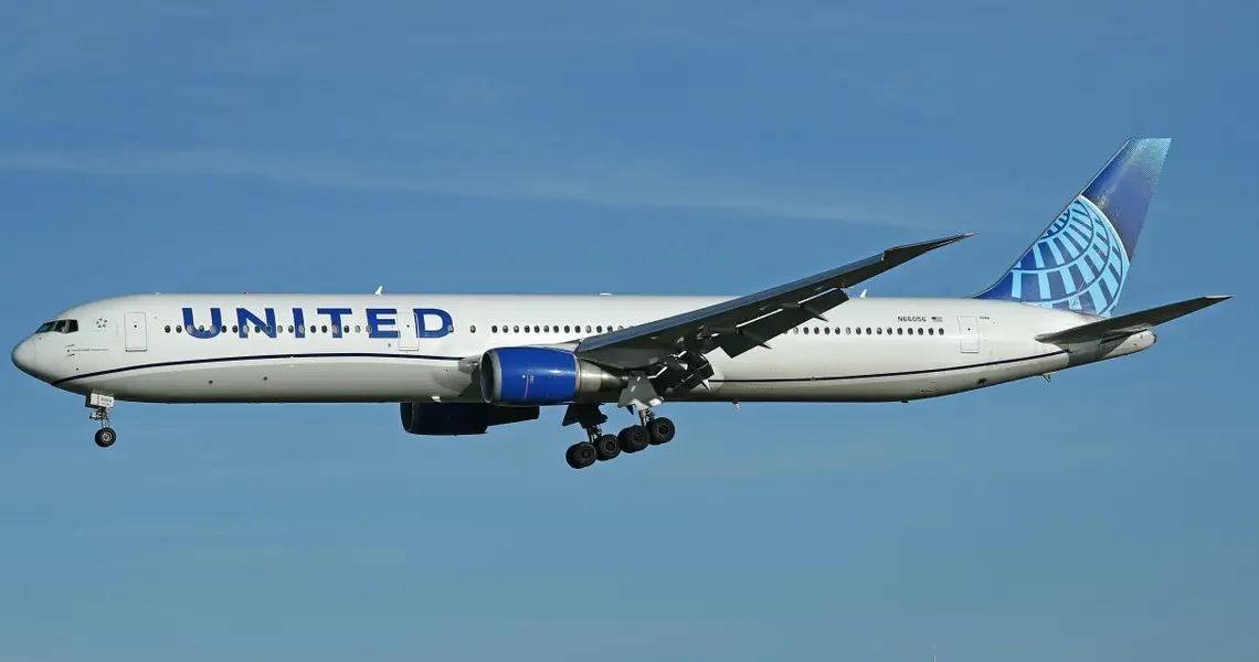 Another United flight U-turned over the Atlantic after someone dropped a laptop down the side of their seat