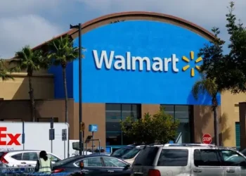 Walmart execs are ‘optimistic’ about holiday sales — but ‘keeping an eye’ on this group of customers’ spending