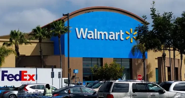 Walmart execs are ‘optimistic’ about holiday sales — but ‘keeping an eye’ on this group of customers’ spending