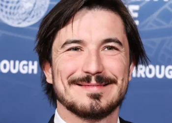 Gen Z is making old-school finance cool again — and older investors want the ‘cool new thing,’ Robinhood CEO says