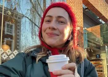 I always struggled to wake up early, but a new habit helped me become a morning person overnight. Now, I feel energized.