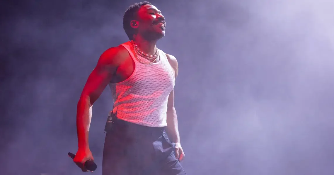 Donald Glover said he had a stroke last year, and joked he copied Jamie Foxx. Here’s the symptom they shared.