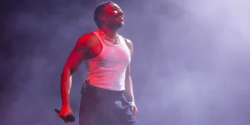 Donald Glover said he had a stroke last year, and joked he copied Jamie Foxx. Here’s the symptom they shared.