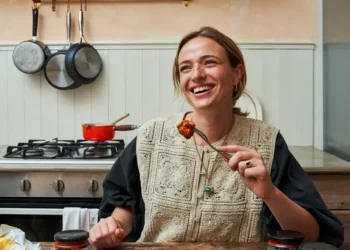 I’m the founder and CEO of a luxury bean company. I start my day with coffee and end it with a hot bath.