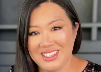 I broke out in hives after severely burning out at my job — so I quit. I’m not willing to die for an early retirement.