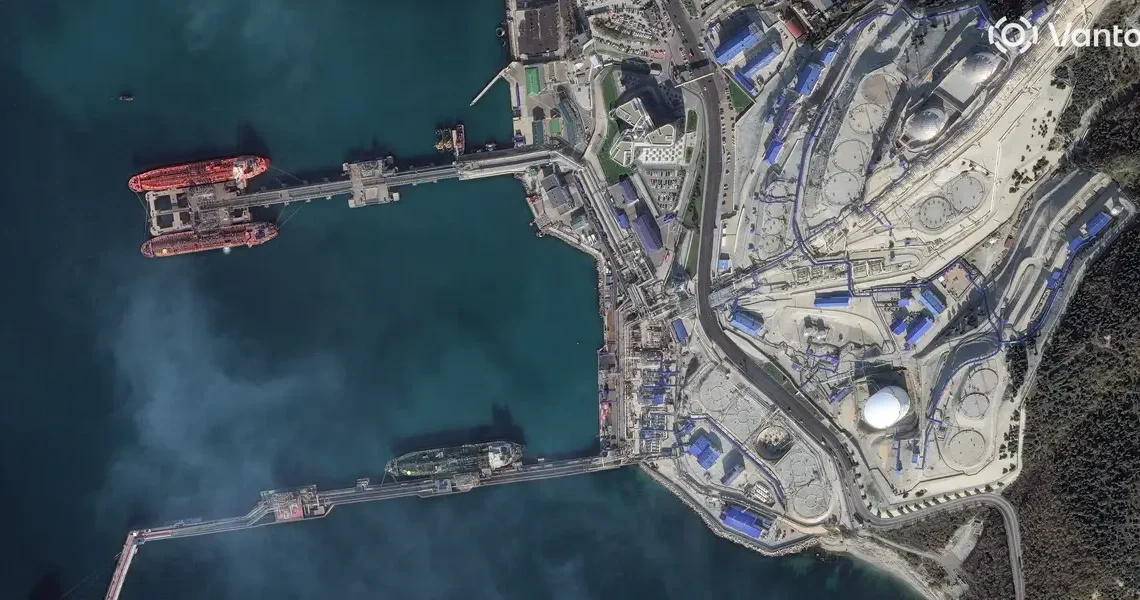 Ukrainian security source says Russia reacted to an attack by firing missiles into its own buildings