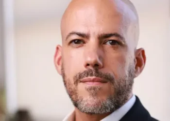 Read the deck a talent manager uses to help Hollywood pros pivot to the creator economy