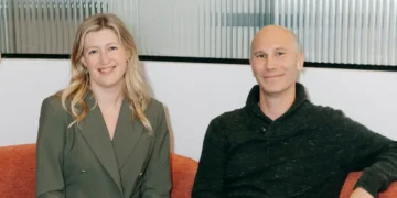 This startup uses an AI copilot to help you make deeper professional connections. Read the pitch deck it used to raise $4M.