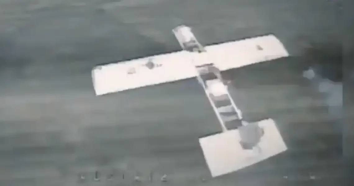 Ukrainian soldiers say Russian strike drones are flying smaller drones into battle like an ‘aircraft carrier’