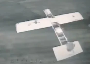 Ukrainian soldiers say Russian strike drones are flying smaller drones into battle like an ‘aircraft carrier’