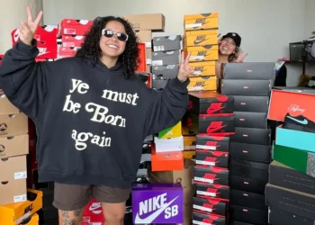 Seven-figure livestream sellers explain how to get started in 2 steps