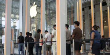 The success of the iPhone 17 has Apple set to take over a title it hasn’t held for over a decade