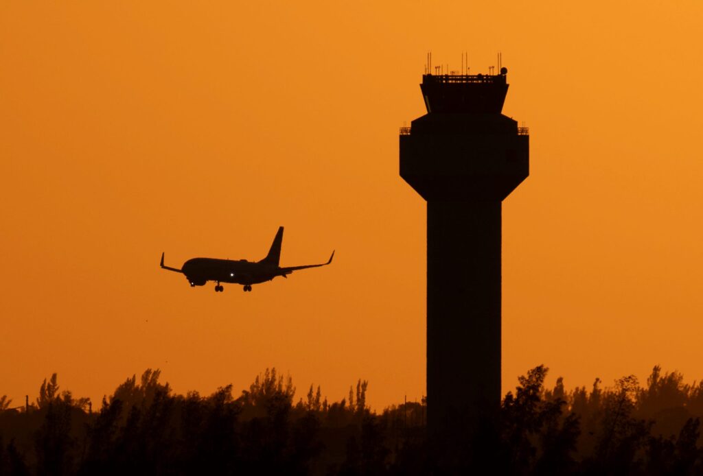New Mar-a-Lago no-fly zone means endless plane noise for neighbors