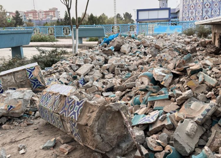 Afghanistan earthquake survivors spend the night in the open; the quake damaged historical sites