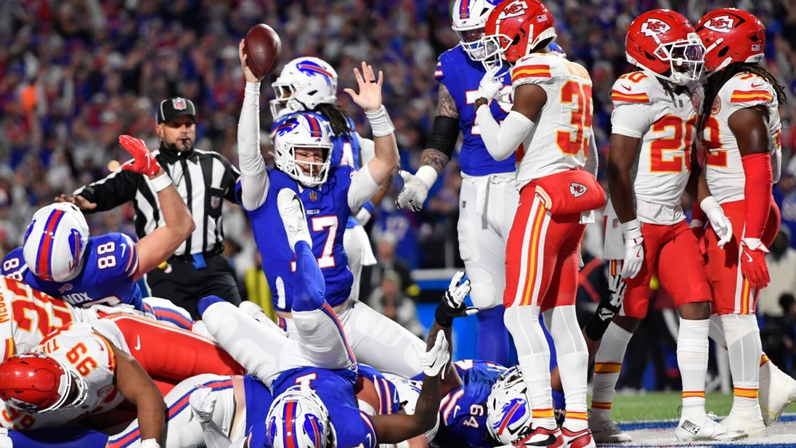 Allen has 3 TDs and Bills use sturdy defense to top Mahomes and Chiefs 28-21