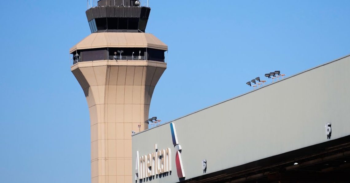 American Airlines announces cuts to management at its Texas headquarters