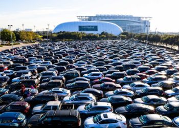 America’s longest shutdown breaks records and starves Americans