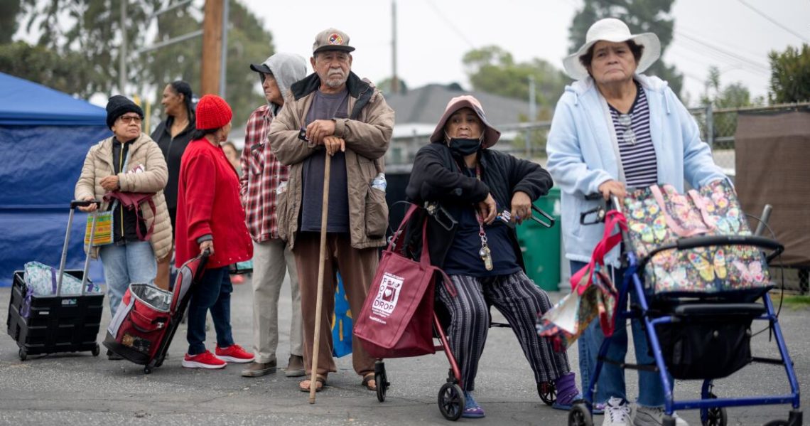 As SNAP benefits lapse, thousands show up to Southern California food banks