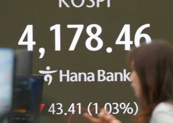 Asian shares trade mixed after AI darlings prop up Wall Street