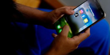 Australia adds Reddit, Kick to social media ban for children under 16