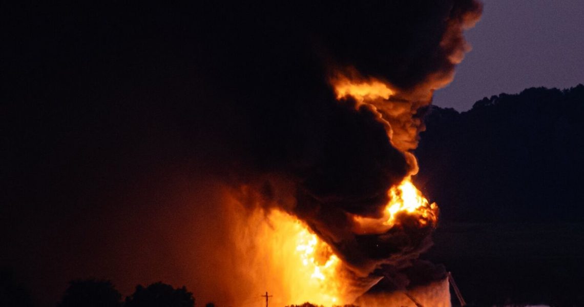 Authorities responding to reports of a plane crash in Kentucky