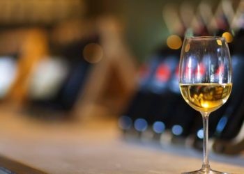Ban the vin? French lawmaker wants to outlaw booze in parliament bar